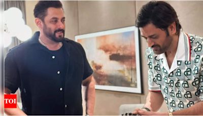 Salman Khan joins MS Dhoni's midnight birthday celebration; drops a priceless picture wishing 'Kaptaan Sahab' as he turns 43 | - Times of India