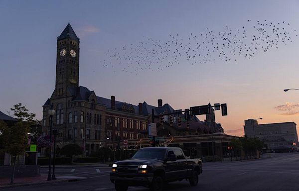 Bomb threat shuts down city hall in Springfield, Ohio, amid falsehoods about Haitians