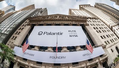 Palantir Stock Grapples With Disparate U.S. Commercial, International AI Momentum