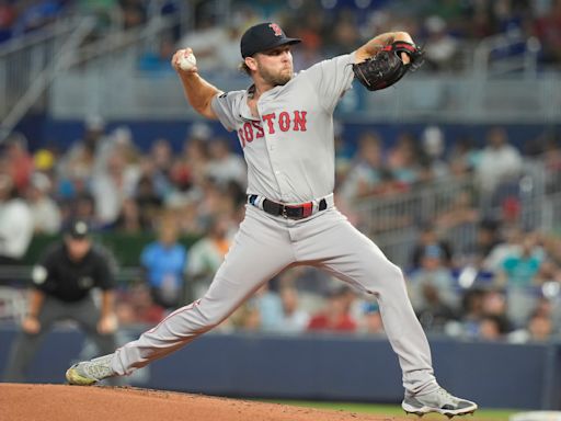 Crawford throws 6 solid innings, Rafaela and Duran hit HRs and Red Sox beat Marlins 8-3