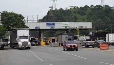 Gobierno estudia sobretasa a la gasolina para cubrir peajes que no se puedan cobrar