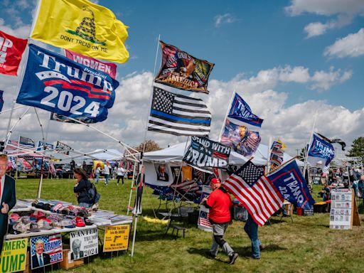 Trump se olvida de su juicio y vuelve a la campaña en Wisconsin: "lo apoyamos todavía más"