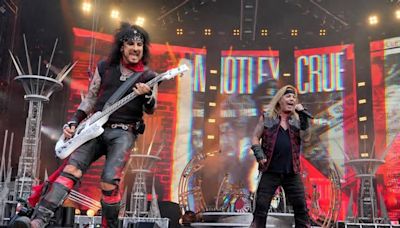 How Motley Crue Made ‘Dogs of War': Exclusive Interview