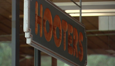 Hooters in Downtown Dallas catches fire, firefighter injured