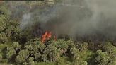 Incendio de malezas alcanza al menos 20 acres en el suroeste de Miami-Dade