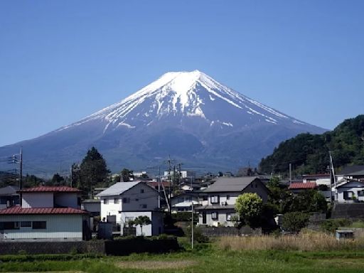 富士山登山季結束 通宵攻頂登山客因管制銳減