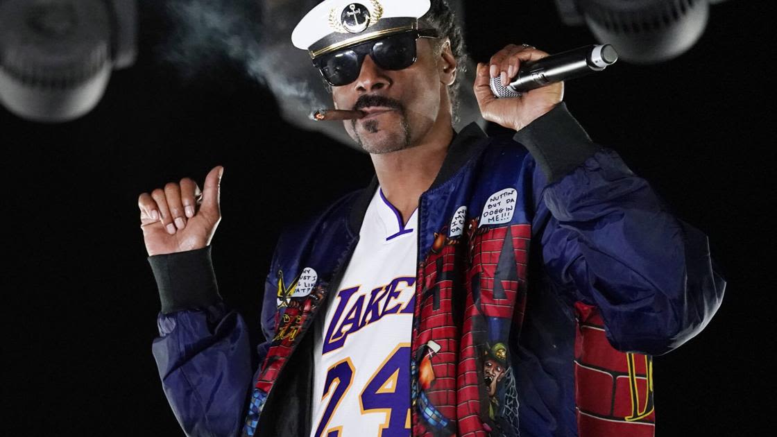 Snoop Dogg's 'Gin & Juice by Dre and Snoop' takes over as Arizona Bowl sponsor