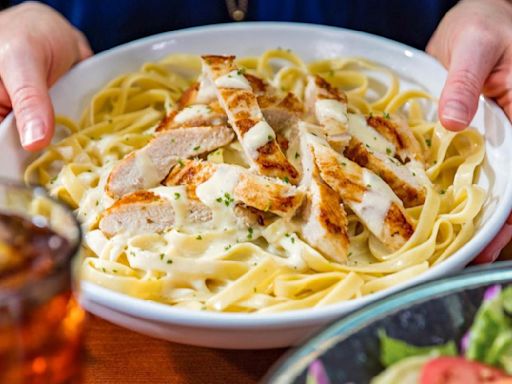 Why Olive Garden's Lunch Specials Are Definitely Worth Catching