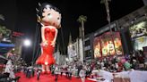 Fotos: Desplegando la alfombra roja para el 90 aniversario del Desfile de Navidad de Hollywood