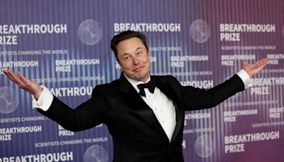 Musk's small-investor army cheers approval of $56 billion Tesla pay package