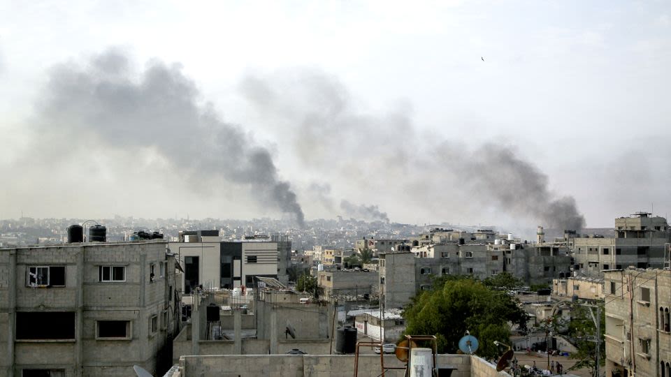 Israeli tanks seen advancing into Rafah despite international calls to halt offensive