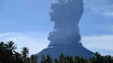 Indonesia: un volcán arroja una torre de ceniza de 5 kilómetros de altura