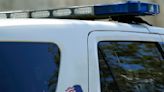 Man carjacks vehicle, crashes into tree, Orange County deputies say