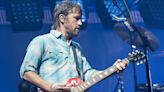 Chris Shiflett finds solo life 'challenging'