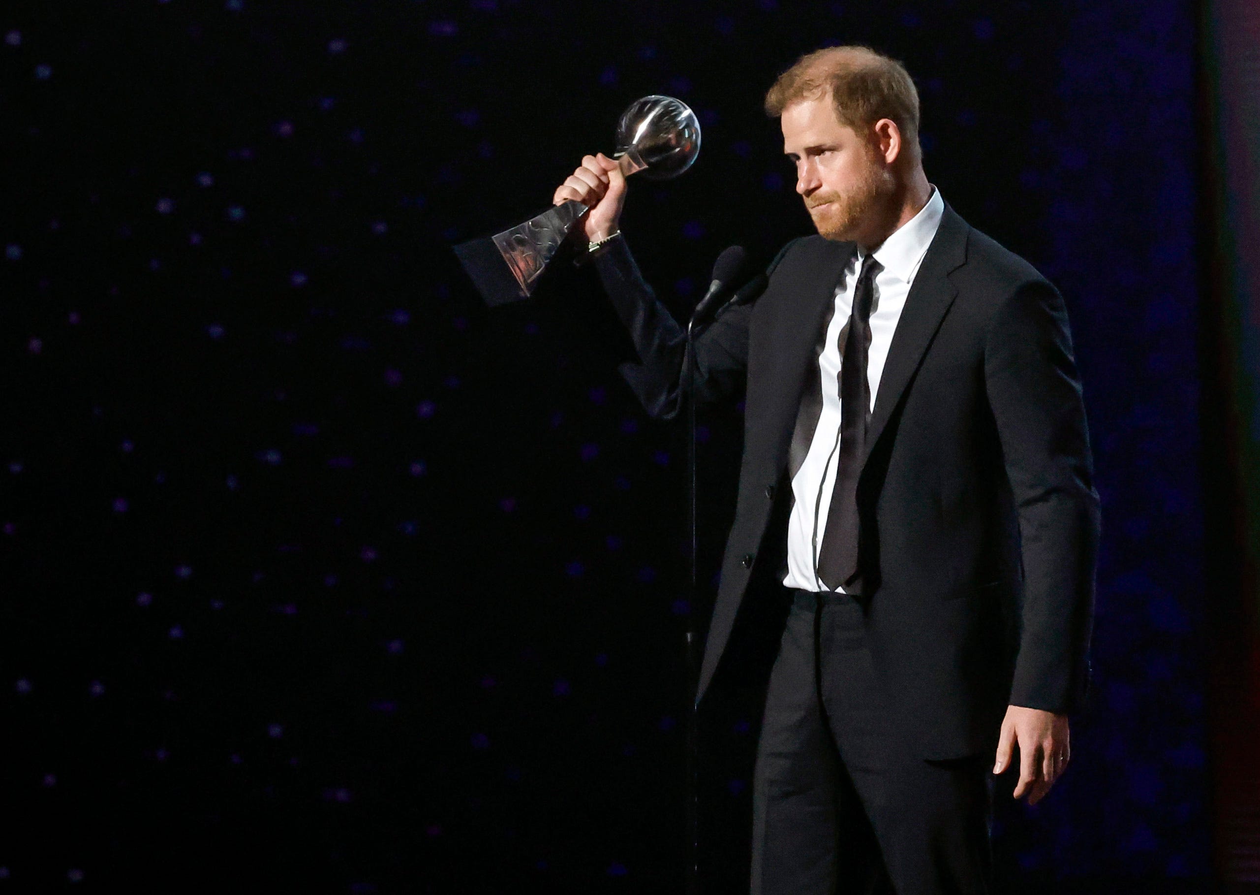 Prince Harry accepts Pat Tillman service award at ESPYs after Mary Tillman's objections