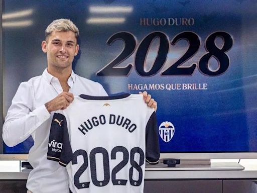 Hugo Duro renueva con el Valencia hasta 2028