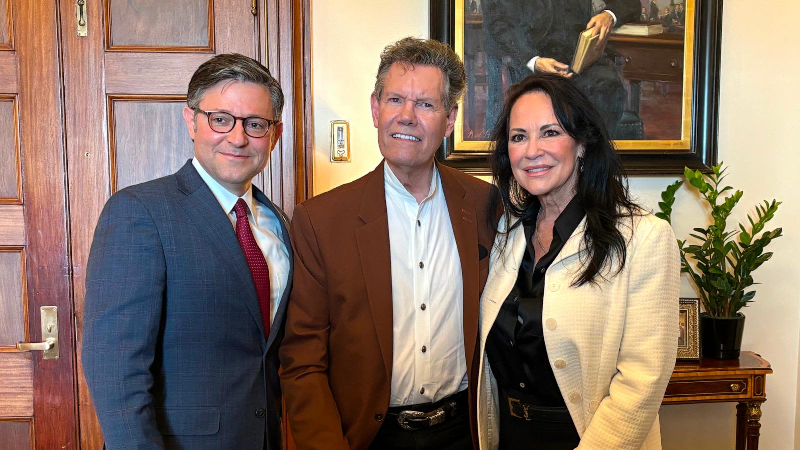 Randy Travis, wife Mary talk country singer's AI music comeback, American Music Fairness Act