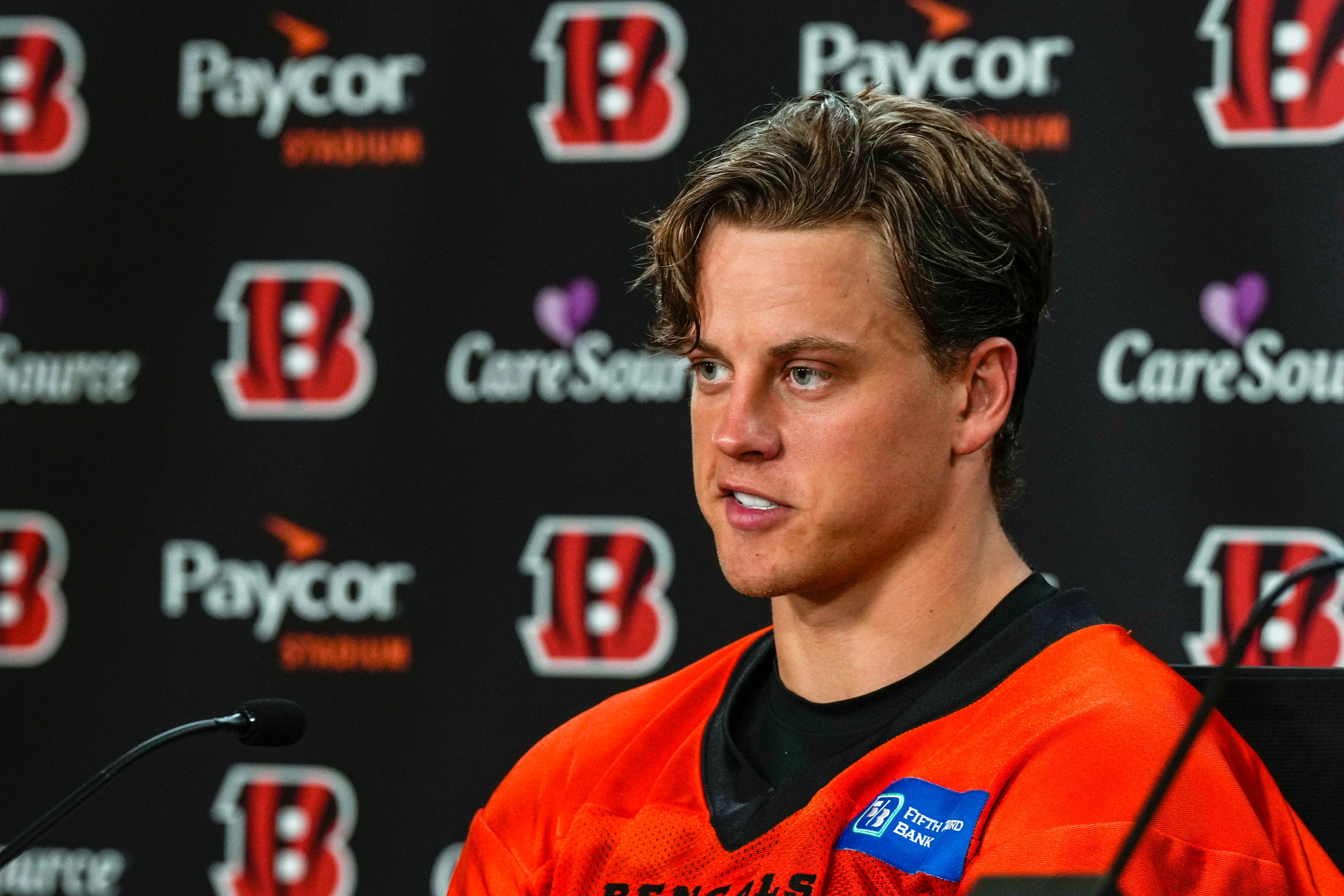 Fact check: Does Joe Burrow really have long hair? We solved mystery of viral photo