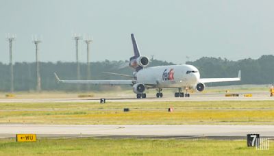 FedEx poised to adjust air network in efficiency drive