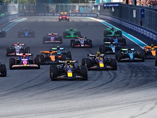 F1 Miami Grand Prix LIVE: Race updates and times as Oscar Piastri leads