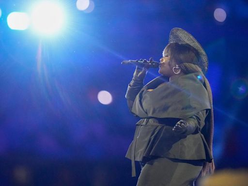 Who is Yseult, the singer who performed "My Way" at the Olympics Closing Ceremony?