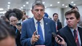 Polémico senador Manchin pide a Biden que "pase la antorcha a una nueva generación"