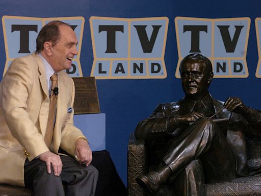 Column: Remembering Bob Newhart and his love of Chicago sports — especially the Cubs