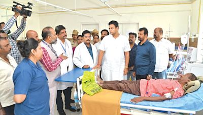 Spike in dengue cases: MP visits District Hospital - Star of Mysore