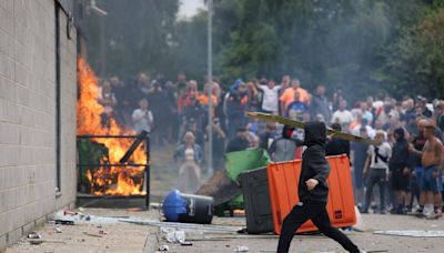 UK riots live: Far-right torch Rotherham Holiday Inn migrant hotel as Starmer warns thugs will regret violence