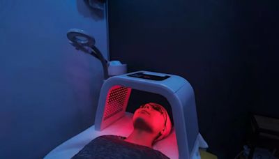 Expert shares five reasons why you should be using red light therapy this summer