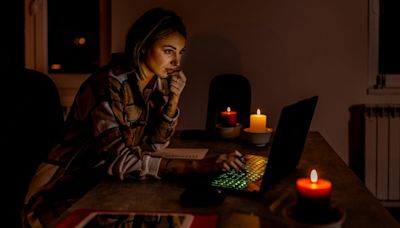 Here's How to Keep Your Internet Connection Going Even During a Power Outage