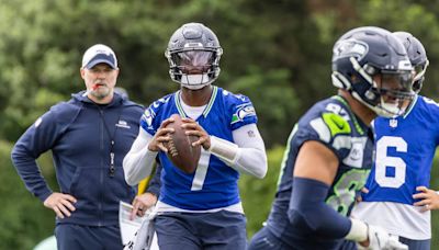 Geno Smith returns from injury to Seahawks practice | HeraldNet.com