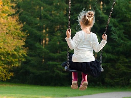 El impacto de los padres o madres ausentes en el desarrollo de los niños - La Tercera