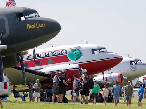 Two Killed in Plane Crash Near Wisconsin Air Show