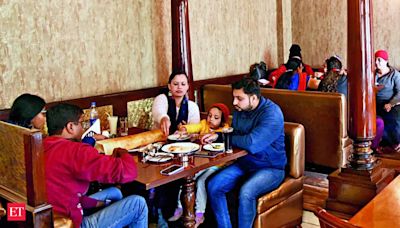 Indians give eateries cold shoulder amid head-spinning heat