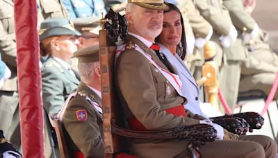 VÍDEO: Felipe VI jura bandera 40 años después de su ingreso en la AGM con la Princesa Leonor como testigo