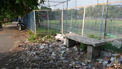 Vivekananda Park on Southern Avenue continues to remain dirty even after being cleaned