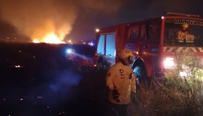 Destacan la labor de Bomberos de San Jerónimo del Sauce durante el incendio en la zona del aeropuerto