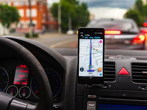 Google to merge mapping service Waze with maps products teams | CNN Business