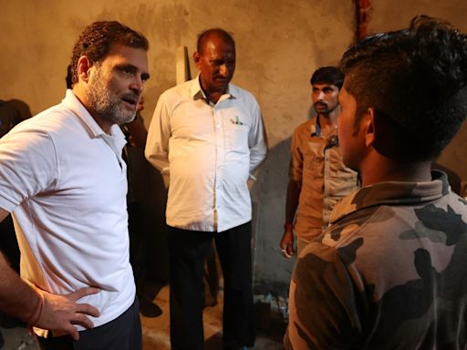 Rahul Gandhi meets labourers in Delhi, Congress calls them ‘backbone of economy’