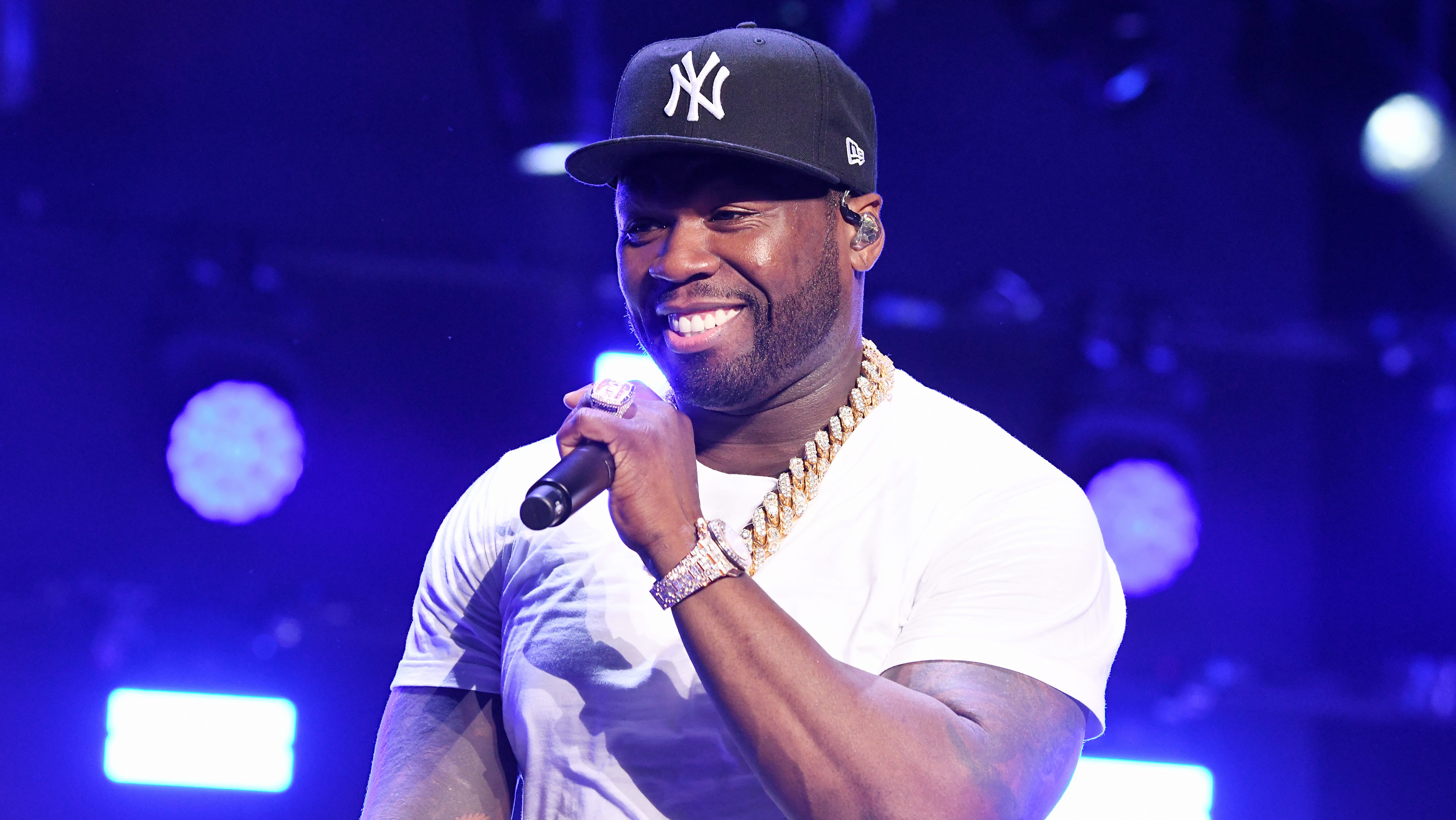 50 Cent Spends Thousands Of Dollars Popping Bottles With Strangers In The Hamptons