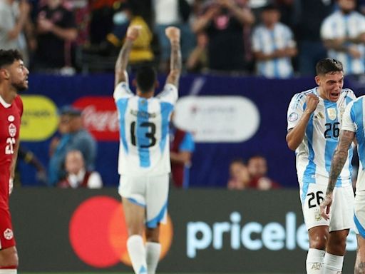 Con goles de Álvarez y Messi, Argentina venció 2 a 0 a Canadá y es finalista de la Copa América