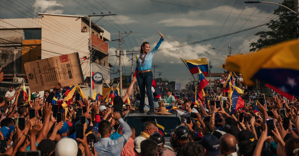 The ‘Iron Lady’ of Venezuela Threatens to Unseat Its Autocrat