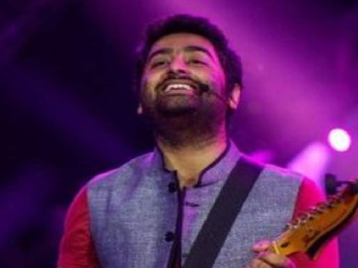 Arijit Singh APOLOGISES to female fan amid performance as security grabs her by neck during UK concert; ‘I am really sorry, I wish…’