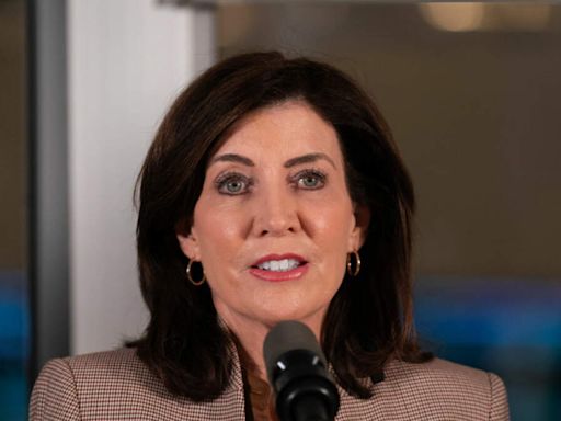 Poll: Gov. Hochul's Ratings Fall To Worst Ever | 710 WOR | Len Berman and Michael Riedel in the Morning