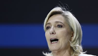 Le Pen acusa a Macron de querer que Francia entre en la guerra de Ucrania