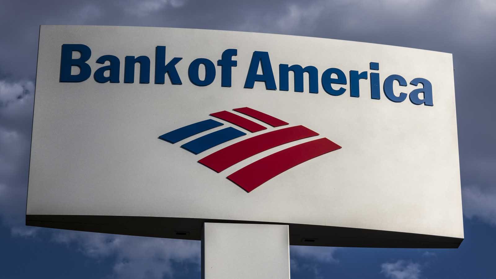 Warren Buffett's Been Dumping Bank of America Stock. Buy It Anyway.