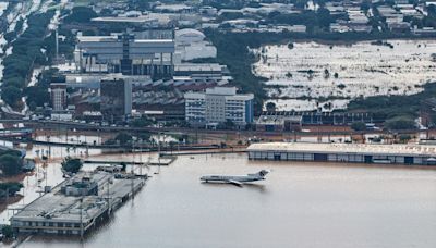 Saga de passageiros para remarcar passagens aéreas para Porto Alegre não tem fim. Veja os direitos do consumidor