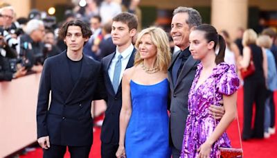 Jerry Seinfeld steps out with family at 'Unfrosted' premiere
