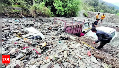 Landslide in Shimla, flash flood in Solan as monsoon hits Himachal Pradesh | Shimla News - Times of India